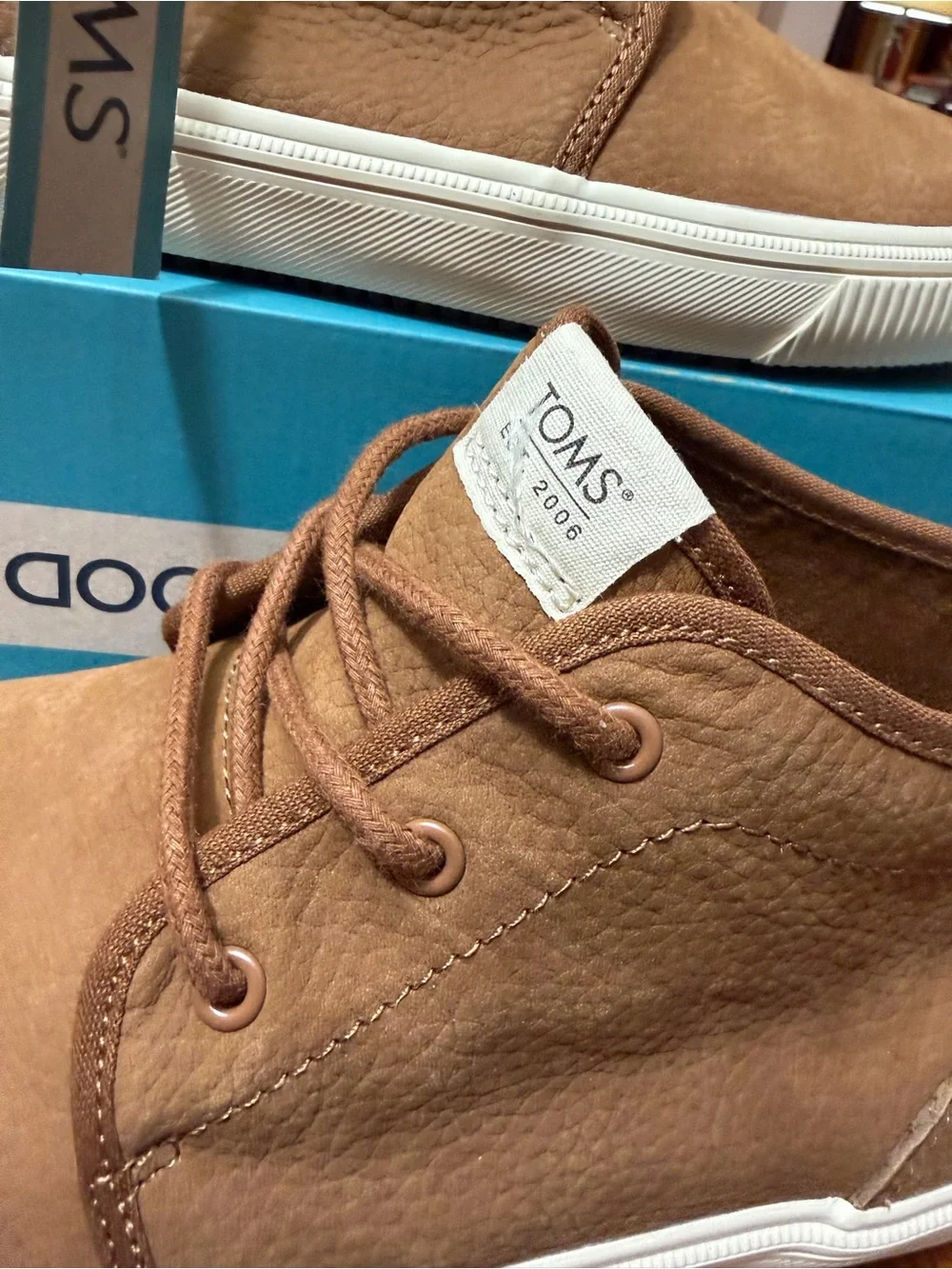 Brand New TOMS MID TERRAIN Men’s Brown Leather Water Resistant Boots Size 8